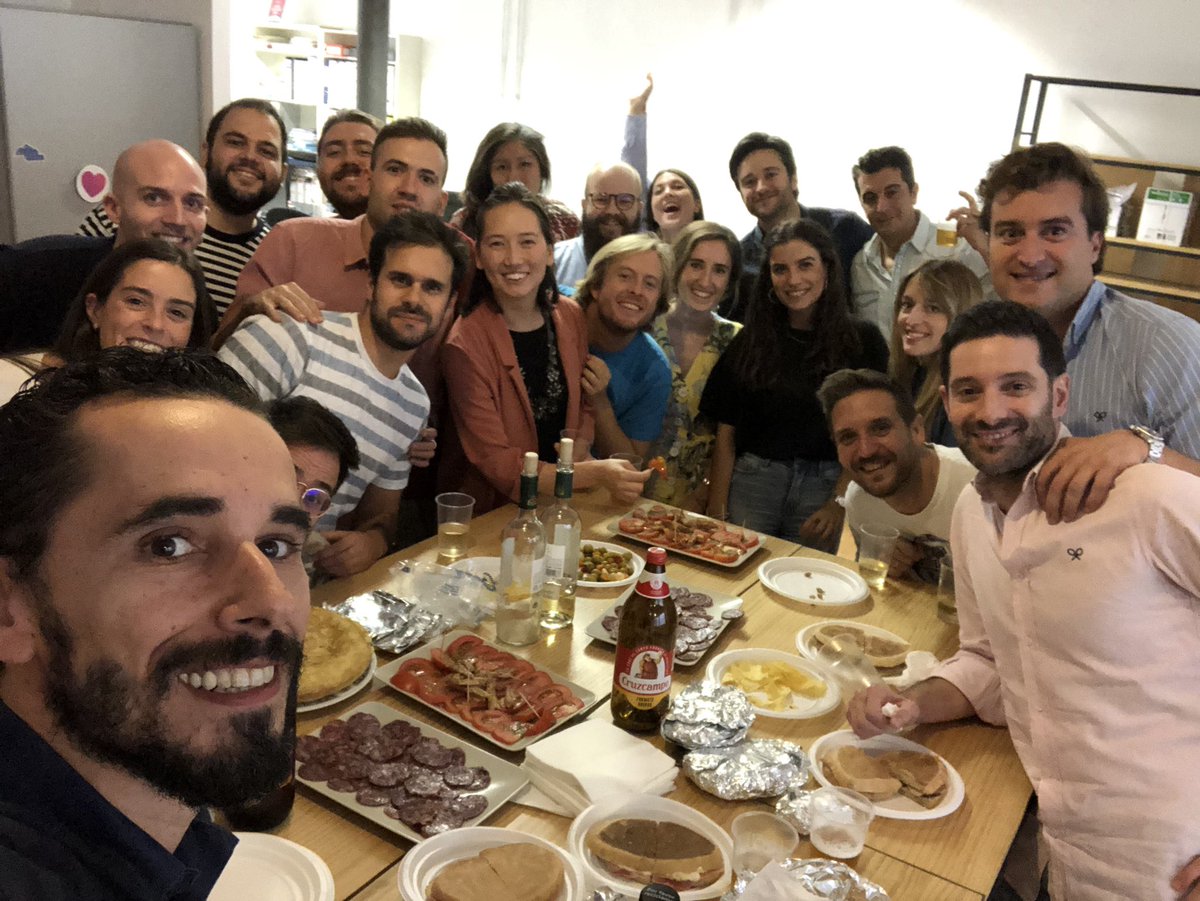 Viernes final de mes y esto es lo que toca en <a href="/genially_es/">Genially (Español)</a> los que faltan se echan de menos!! 🎊🚀👏🏻