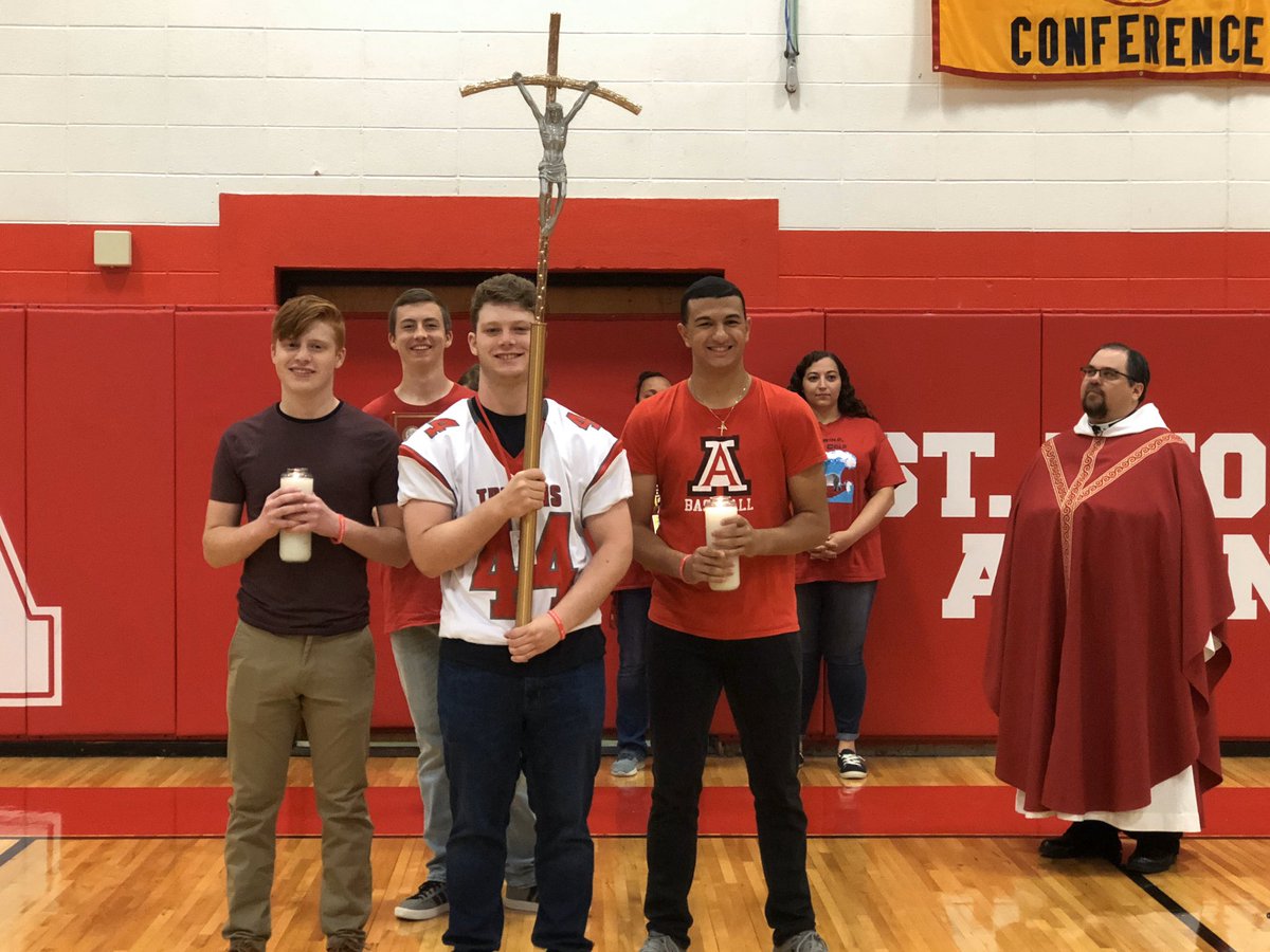 stahsedison's tweet photo. We’re kicking off our 50th anniversary weekend with a day off student celebrations, starting with mass led by Fr. Keith and graduates who now work for the school! https://t.co/7gRMXC8sw4