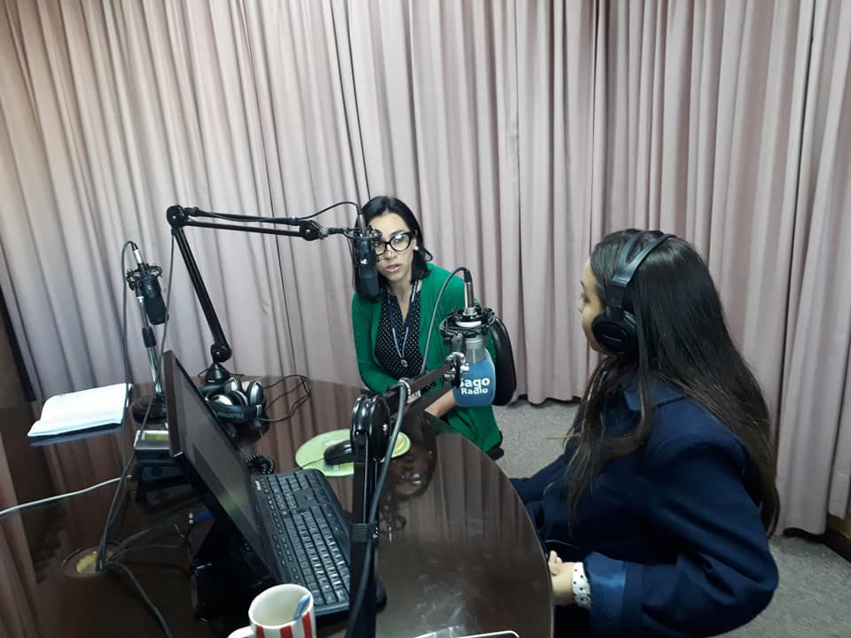 SSaludOsorno's tweet photo. En @RadioSago #Osorno, la enfermera encargada de Epidemiología del @SSaludOsorno, Andrea Echeverry, conversó sobre alcances del programa preventivo de cáncer colorrectal, cuyos fondos fueron aprobados por @core_los_lagos en beneficios de usuarios de la provincia. #SaludEnMarcha https://t.co/cbY0tzoBGY