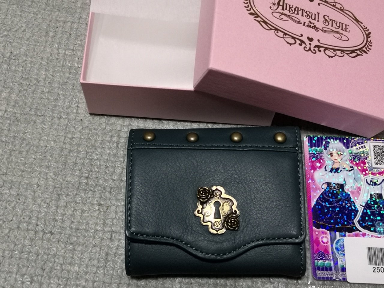 アイカツ!　ゴシックヴィクトリア　白銀リリィ　本革三つ折り財布 アイカツゴシックヴィクトリア本革三つ折り財布白銀リリィVer.