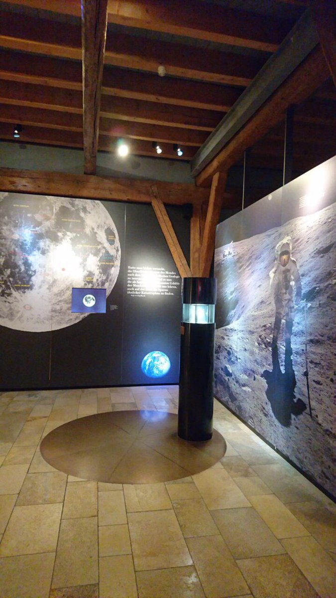 canis_lupus_76's tweet photo. Sehenswerte Ausstellung im #RiesKraterMuseum in #Nördlingen Echter #Mondstein von #Apollo16Mission und Sonderausstellung Apollo 👍🛰🌍🌖 @DLR_next @ESA_History @DLR_de https://t.co/eIFA5zXIBi