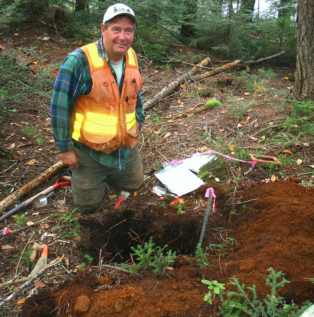 ONresources's tweet photo. In it for the long-term: Check out a podcast featuring ministry research scientist Dave Morris talking about 25+ years working with partners to document effects of tree harvesting on forest soil. Listen here: https://t.co/ug1jX4li9m #MNRFscience #NationalForestsWeek https://t.co/BhVCzOvFh9