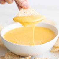 This vegan cheese tastes like real cheese. It’s a delicious and healthy alternative to cheese, made with inexpensive and easy to get ingredients. simpleveganblog.com/vegan-cheese/?… #vegan #cheese #plantbased #appetizer #simpleveganblog
