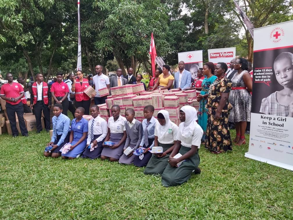 VisionGroup's tweet photo. Thanks to @UgandaRedCross #KeepAGIrlinSchool campaign, a total of 1,336 girls from 5 schools in Mayuge District will receive free sanitary pads to last them a whole year
Bufuluubi SS: 202
Bunya SS: 455
Wante, Muslim: 214
St. John SS Buwaya: 332
Bukabooli Seed SS: 133
#VGCSR https://t.co/qEOgsvpfgW