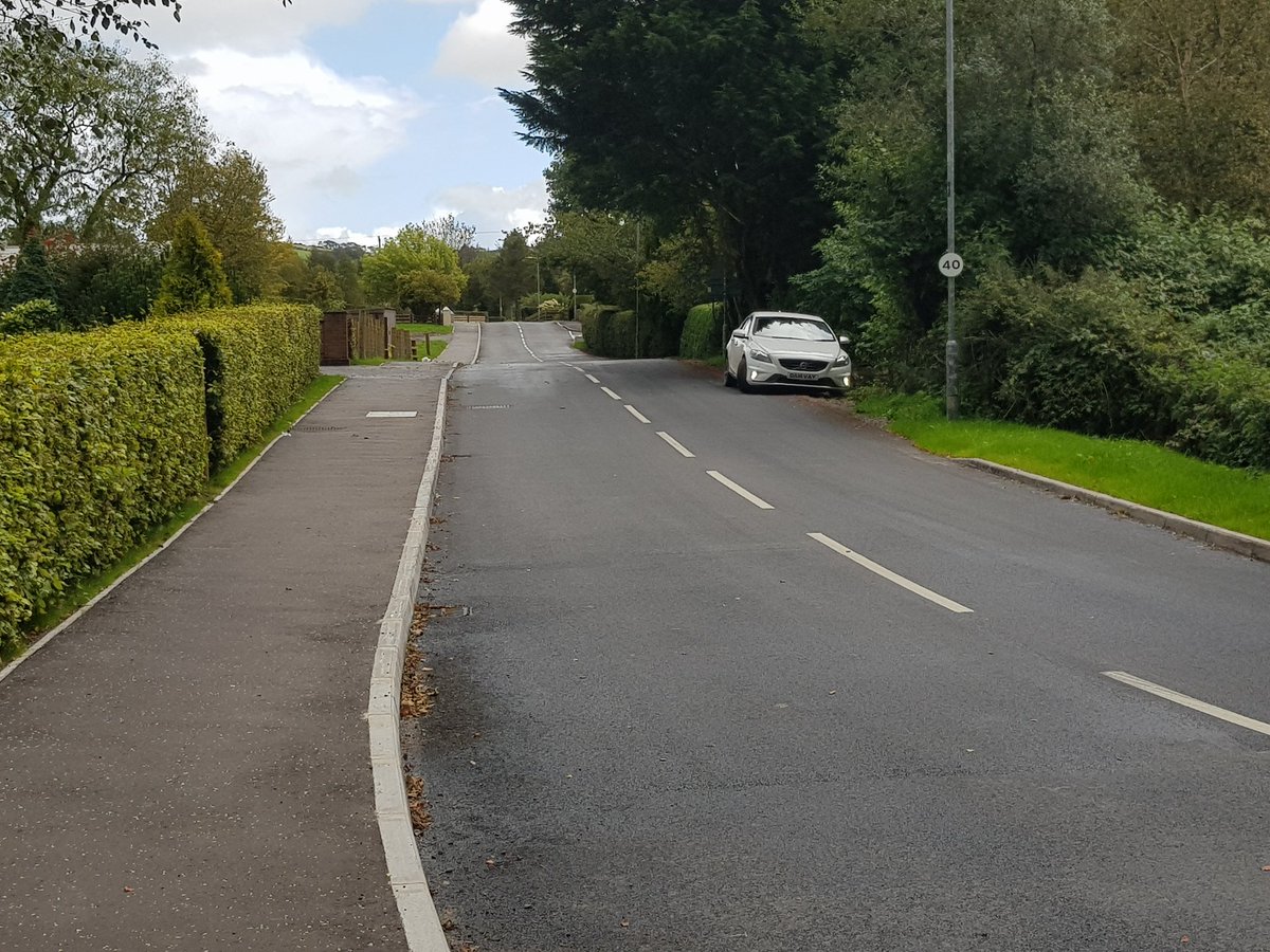 ✏ Delighted to see the new footpath and junction improvements have been completed on the Aghafad Road. This came on the back of extensive lobbying from Sinn Féin over a 5 year period and has improved safety for pedestrians and motorists alike.
#NotJustAtElectionTime