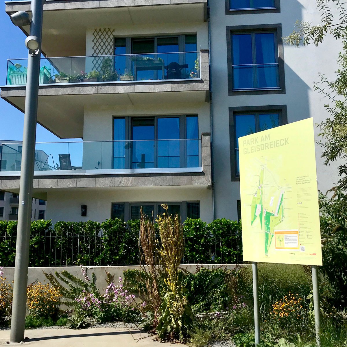 ArcherBerlin's tweet photo. Want to live near a park? There's a good chance we can make that happen. #Berlin is full of beautiful green spaces. https://t.co/mBI7U0besP #livinginberlin #berlinlife #expatlife #movetoberlin #berlinrelocation #berlinapartment #berlinleben #lebeninberlin #berlinpark https://t.co/ekMI9BoS7n