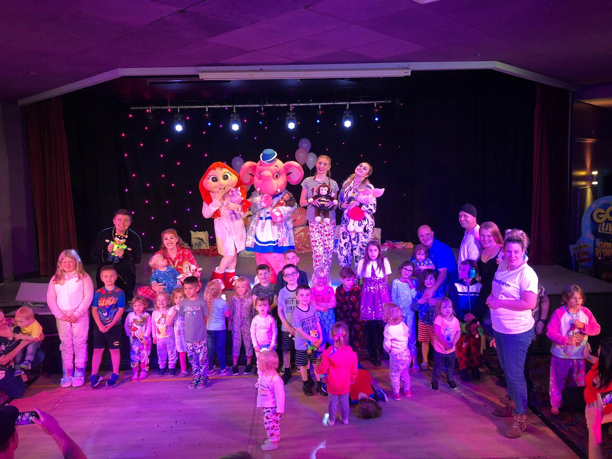 J_HaRdY_'s tweet photo. Slumber Party evening last night at #weybay for Anxious's birthday. Pyjama night, dancing, games and lots of fun!!! #weybay19 @FunStarsGoLive https://t.co/KVun9I7G5m