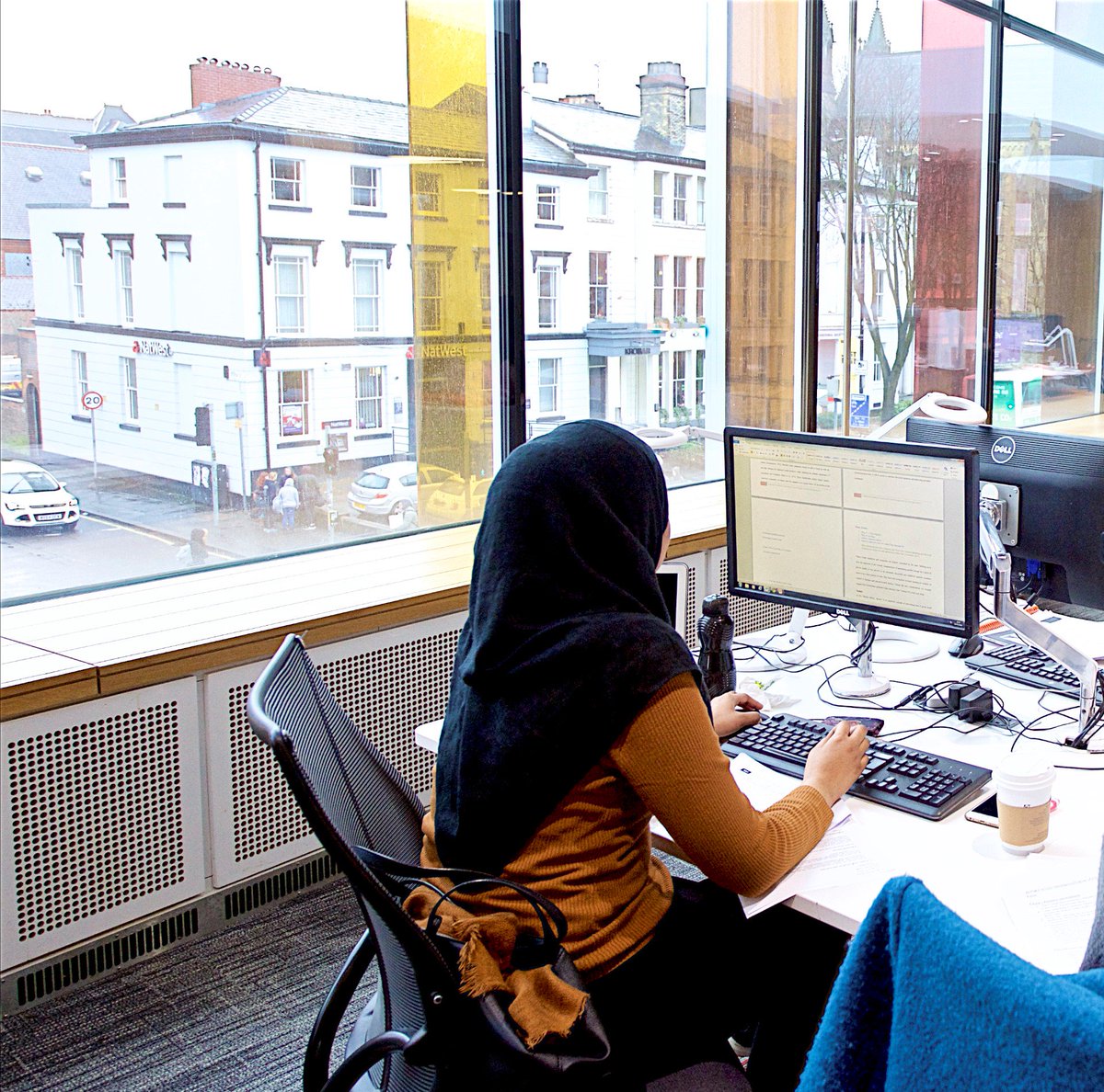 UoMLibrary's tweet image. No laptop? No problem! We have PCs available to use at all of our Library sites. Find the locations using our interactive map: bit.ly/2DkxXsa. We also have laptops available to borrow - search &apos;laptop loan&apos; on our website to find out more!  #UoMGetStarted