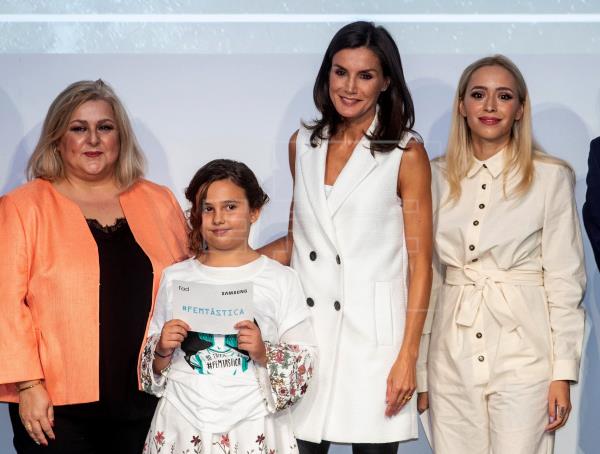 Louise G Queen Letizia Attended The Presentation Of Femtastica Project T Co Kzmki867wp