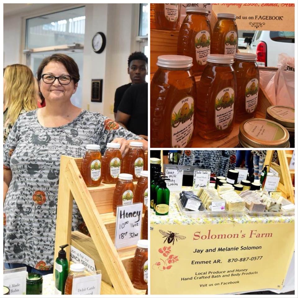 FirstMonthly's tweet photo. Thank You Farmers Bank 4 sponsoring our farmers @ First Friday! Come on out this month & get your honey, sweet potatoes, pumpkins, mums & more! Fall Air & Vintage Flair!
Oct. 4th, 6- 9PM downtown Camden. #firstfridaymarket #onecamden #growcamden #downtowncamden https://t.co/UuD21VXLzV