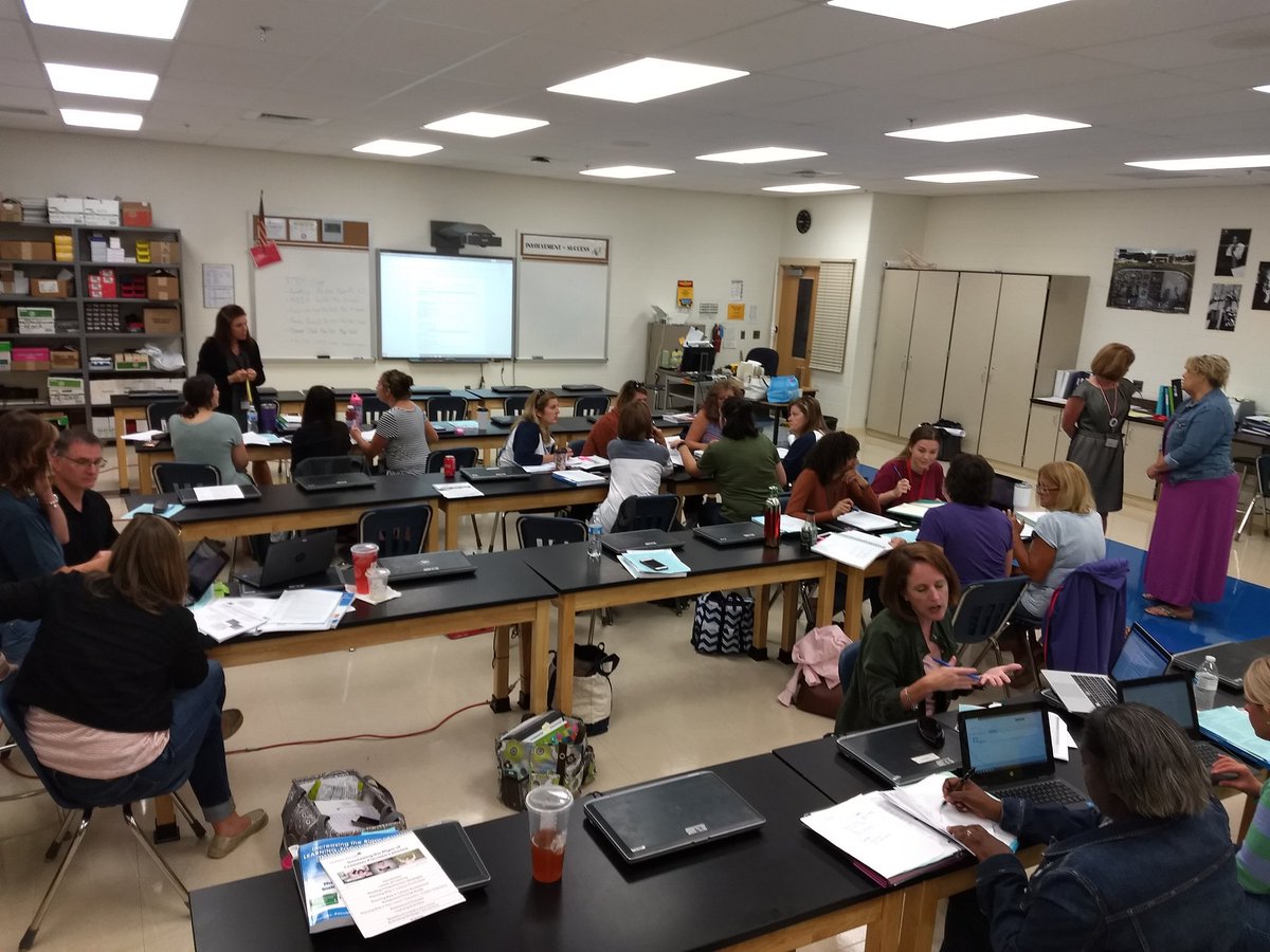Calvert County Elementary teachers engaging in planning using <a href="/LearningFocused/">Learning-Focused</a> components. <a href="/calvertnet/">Calvertnet</a>
