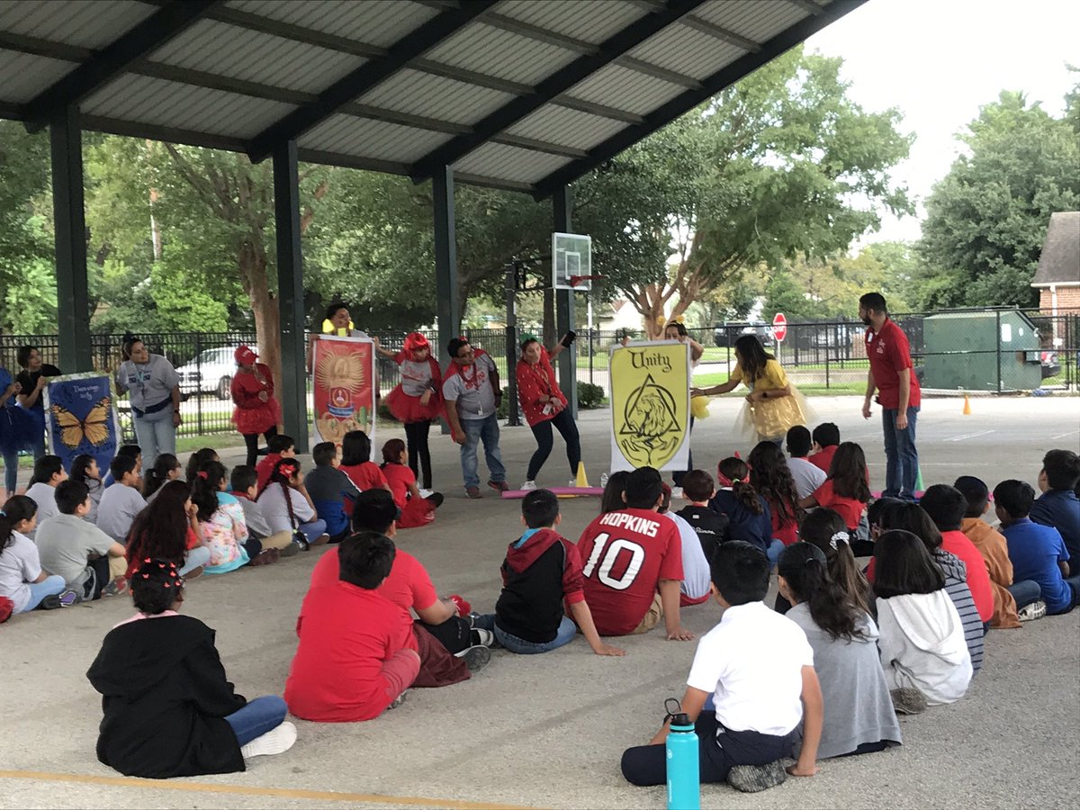 MissPicon's tweet photo. Houses Competition @PughRamsHISD @HISD_Wraparound https://t.co/cJTt6SeBOs