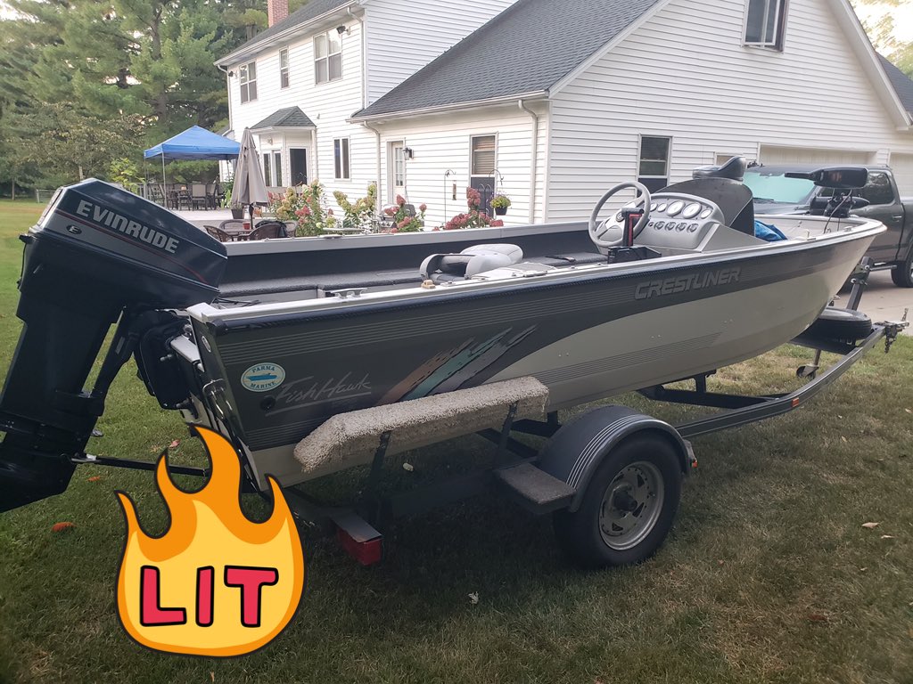 deanerrj's tweet image. You can call me Captain Dean from now on 😎 #FIRSTBOAT