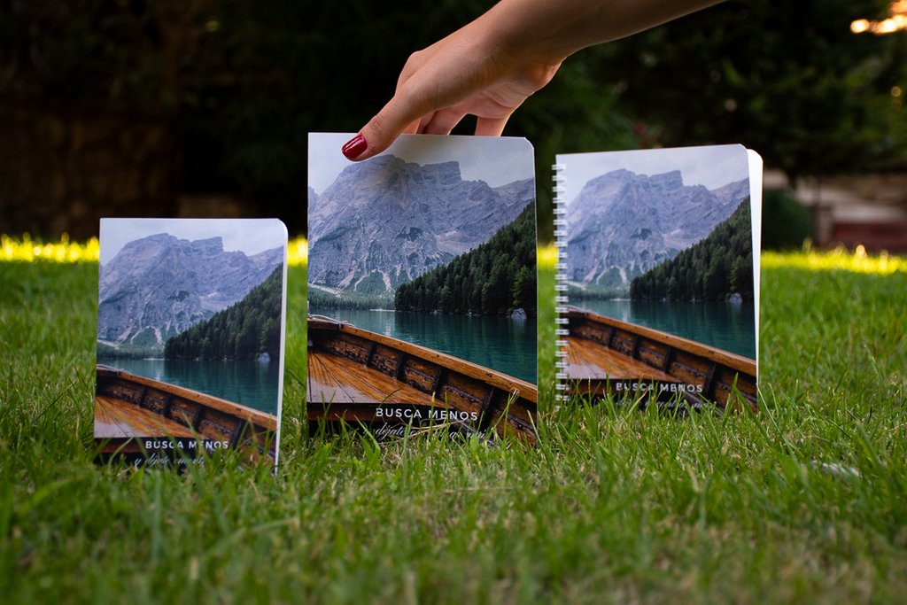 📚📗Las libretas AEDRA  están hechas con Papel de Piedra® y tienes diferentes tamaños A4, A5 y A6. ¡Puedes personalizarlas como tú quieras! 😊😀

Son impermeables y una solución más sostenible al papel tradicional.