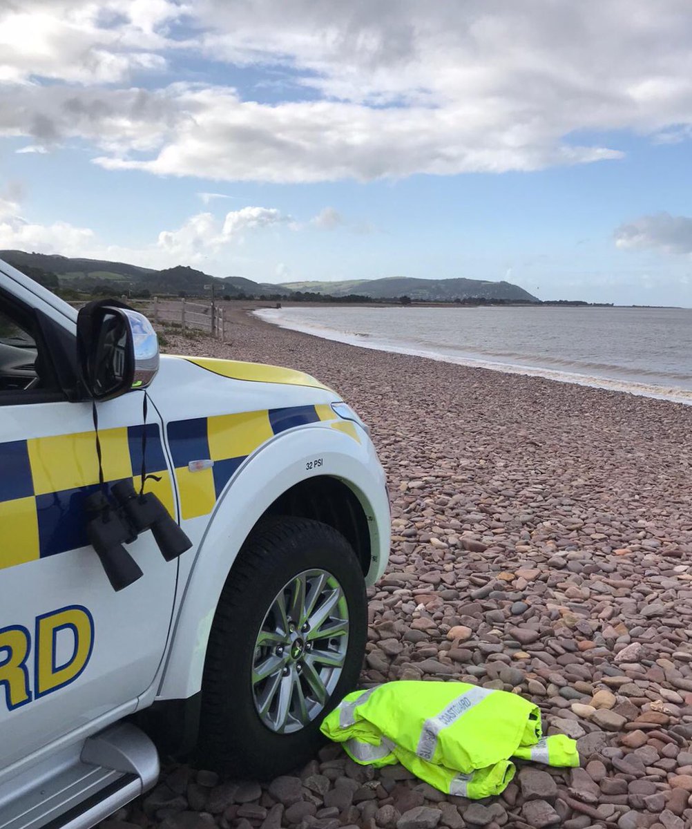WatchetCRT's tweet photo. Our team of @MCA_media #HMCoastguards were on scene staffing the coastal cordons all afternoon & overnight, including maritime safety information broadcasts being made on #MarineVHF Chn16 warning vessels in the plume prediction from @metoffice . #MultiAgencyResponse @jesip999 https://t.co/EhBrHoyxQR