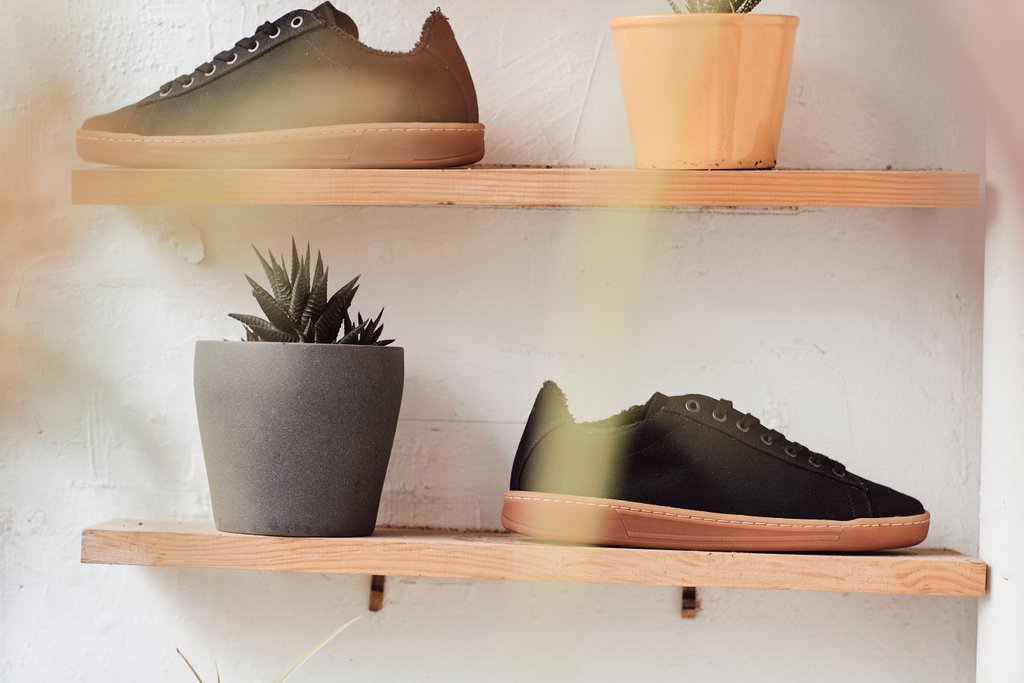 WAESFootwear's tweet photo. Don't leave me on the shelf...
Our Kickstarter on October 2 ๐ and hopefully a few of you guys will be interested.
Pictured are a couple of our Hope vegan models in black organic canvas with a light natural rubber sole.#plasticfreefootwear #justbenatural https://t.co/Gi7Bkl7ful