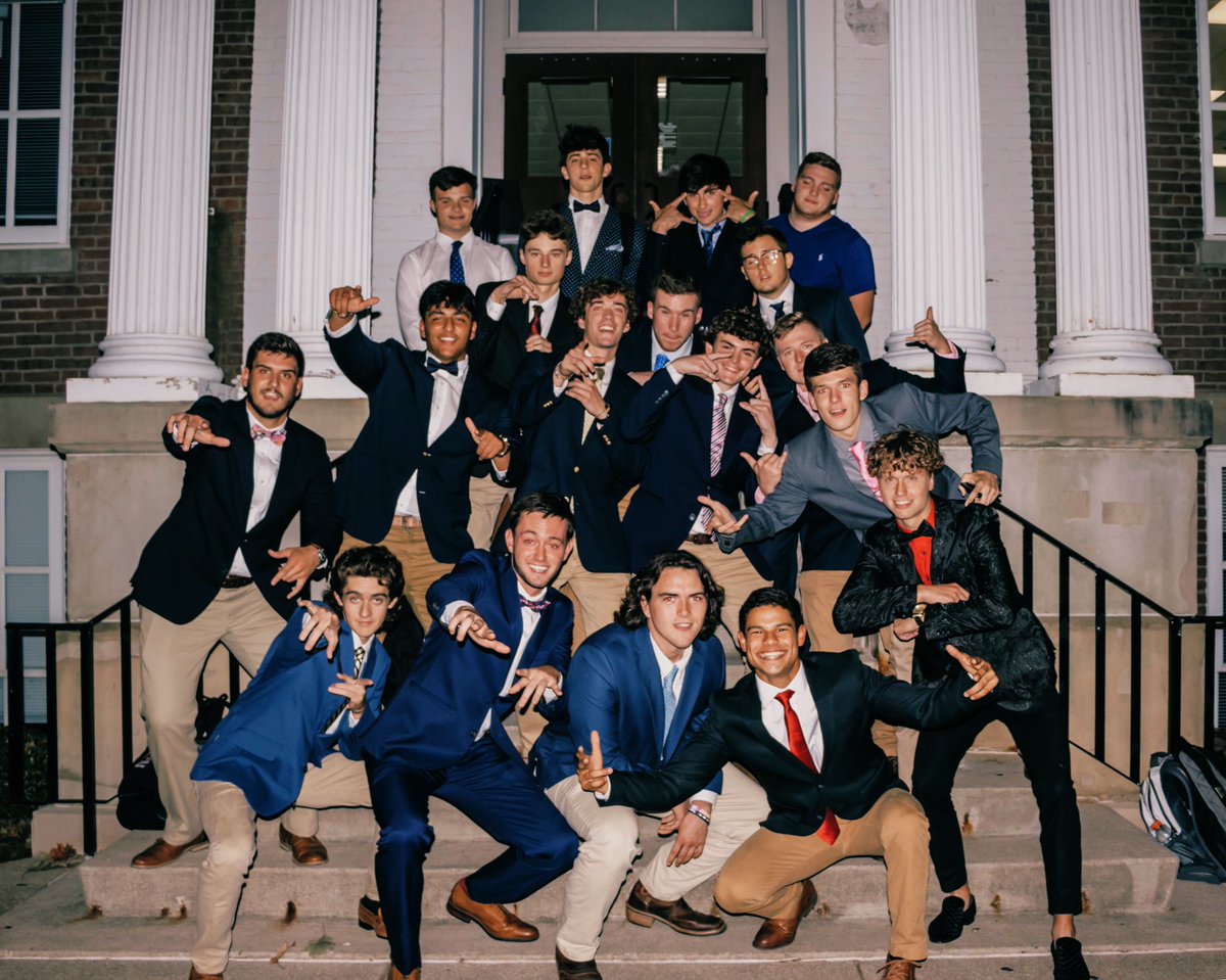 The Beta Spirit is riding high in the Bluegrass following recruitment of Delta Xi’s 18-man pledge class. These shiny pins are looking tight @beta_eku!