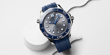 ejonesjewellers's tweet photo. Resilient, robust and aesthetically stunning, meet your ultimate diving partner, the @omegawatches Seamaster Diver Men's Blue Watch.

#Timepiece #Timepieces #LuxuryTimepiece #DiverWatch #DiverWatches #ManWatches #ManWatch #Omega #OmegaWatches #OmegaWatch #OmegaSeamaster https://t.co/8DZ4oqALcg