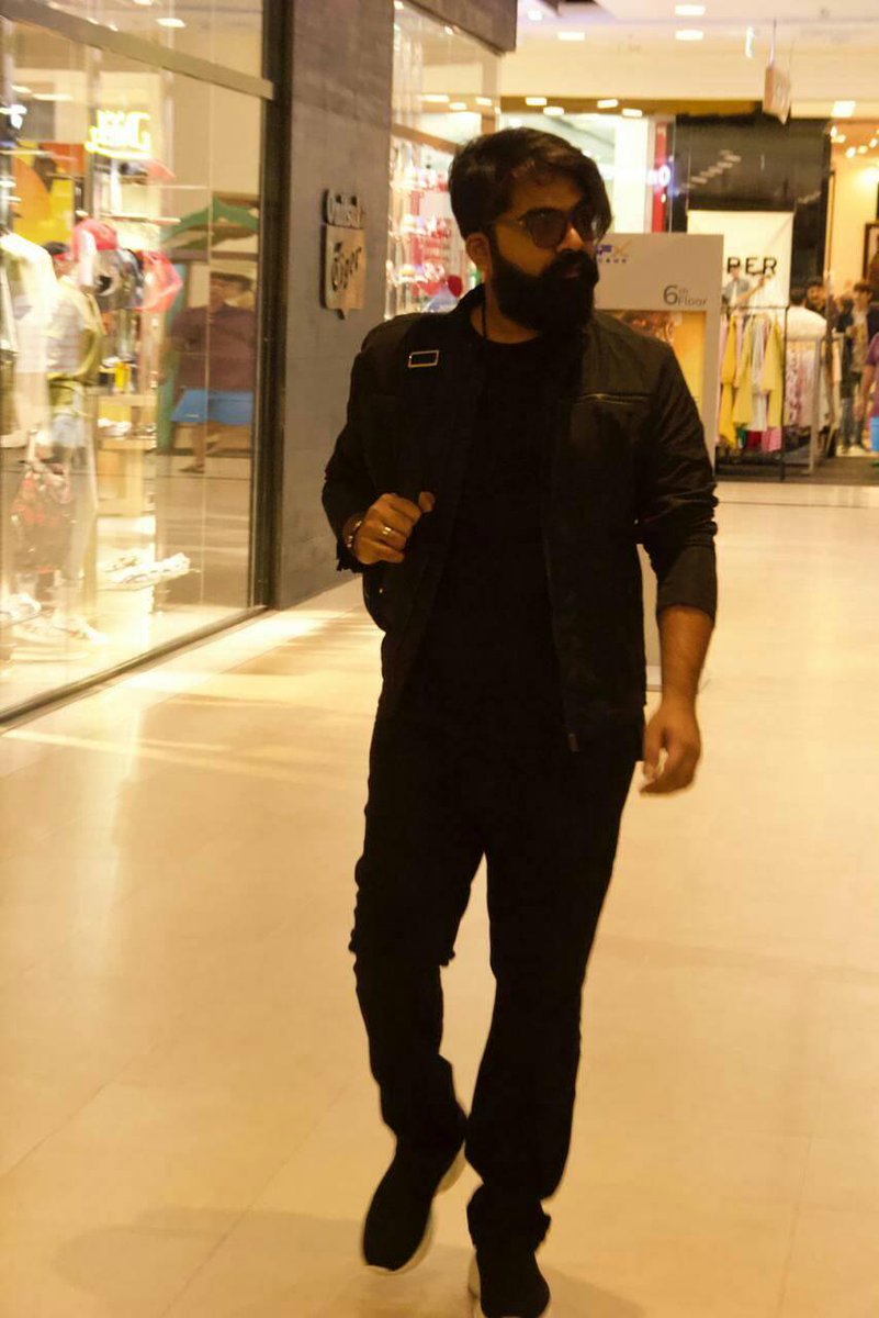 yuva2797's tweet photo. Finally #EngalVeetuPillaiSTR arrives.
#STR #Simbu #SimbuTimes
@SimbuTimes @ActorSKNews @cinemapayyan @itisprashanth https://t.co/zHSPxoduHH