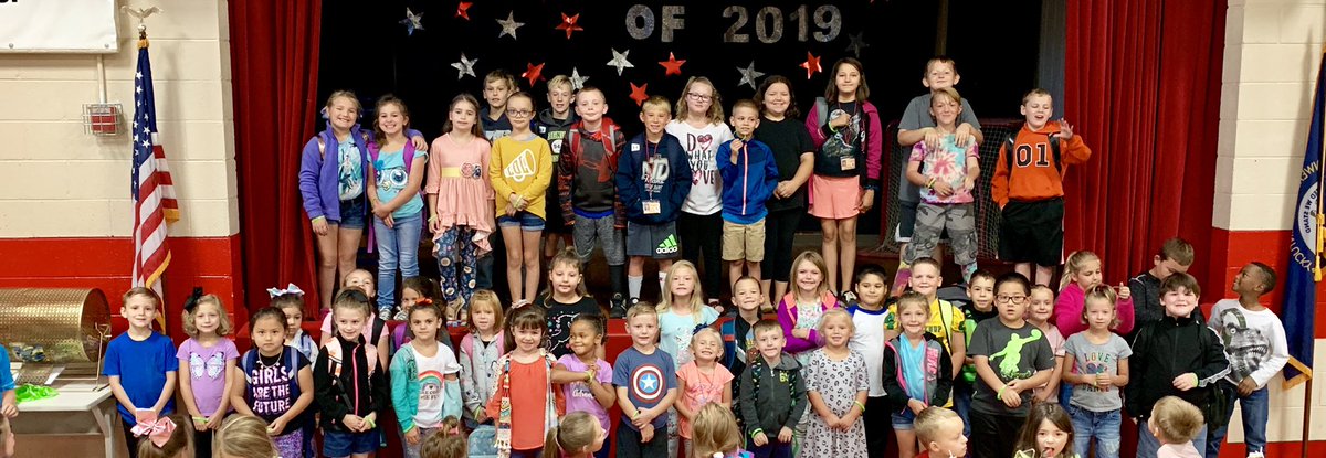 ArgilliteT's tweet photo. Congratulations to our leaders this week! Several students received a Start with Hello friendship bracelet! We have been learning this week how to include others: see someone alone, reach out to help &amp; start with hello! #ArgillitePride #startwithhello #sandyhookpromise https://t.co/h6iLoyosS7