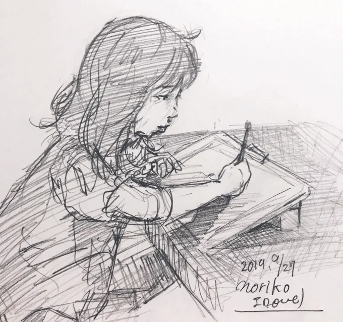 私の隣で絵を描く娘を
描いた。

#イノウエノリコの絵

#アナログ画
#イラスト #絵 #アナログ絵
#絵師 #らくがき

#art #鉛筆画
#イラスト好きと繋がりたい
#私の絵柄が好みって人にフォローされたい

#おやすみ 