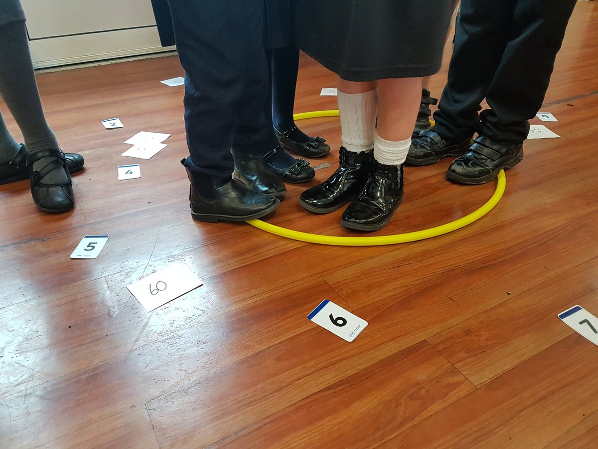 BolsoverSSP's tweet image. Stopped at New Bolsover Primary School to see some active maths 📝➗➖➕✖⚅
@TeachActive @YouthSportTrust @ActiveDerbys 
#activemaths #learningonthemove