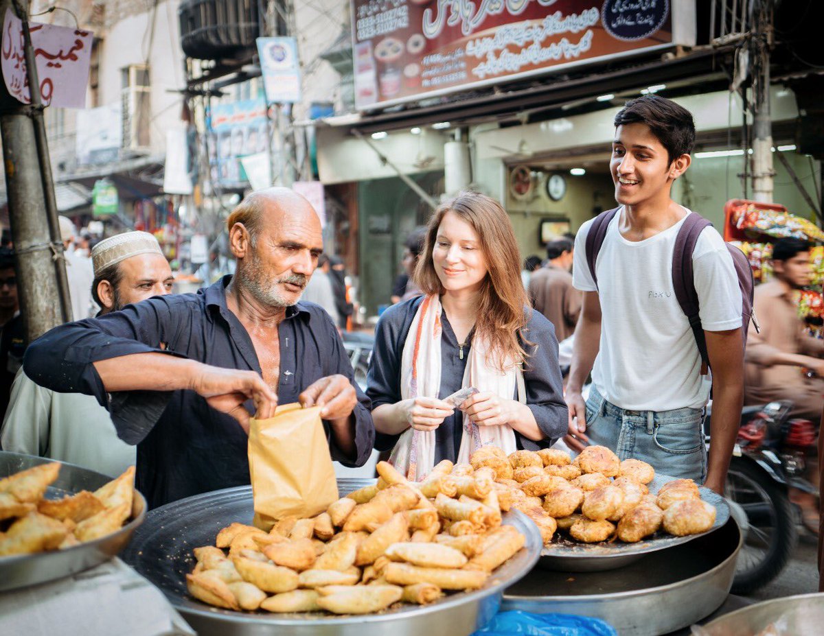 آج #WorldTourismDay ہے اور میں پاکستان کو زبردست خوبصورت پہاڑوں، مزیدار کھانوں اور مہمان نواز لوگوں کیلئے سب سے زیادہ نمبر دیتی ہوں۔ اور سطح سمندر سے 3700 میٹر بلندی پر پولو گھوڑے پر آپ اور کہاں سواری کر سکتے ہیں؟
#WorldTourismDay2019