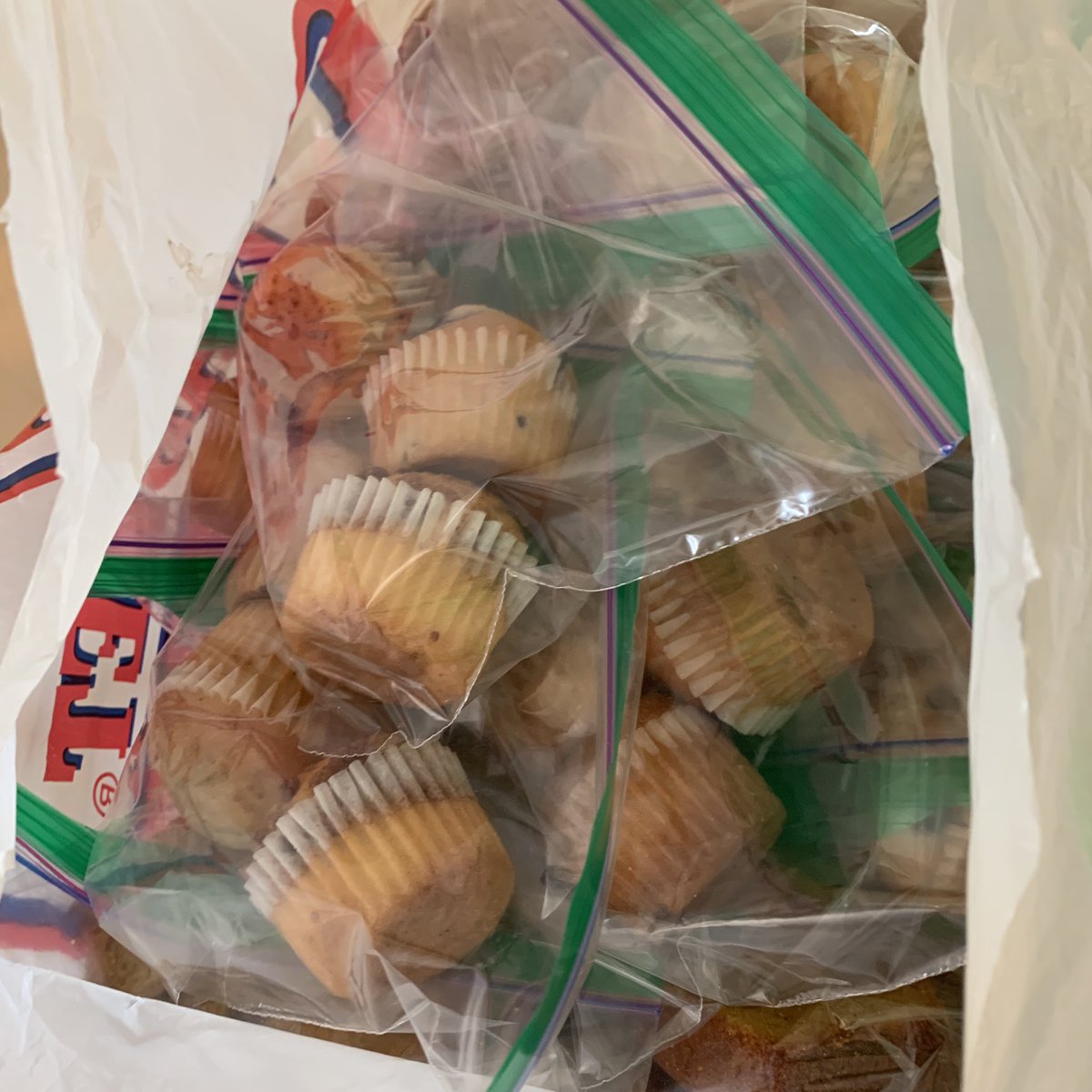 MrsJenkins5LSS's tweet photo. @ExeterLSS Sunshine was happy to donate our extra baked goods from today’s breakfast to End 68 Hours of Hunger!!! Hope our kids enjoy these yummy treats! #end68hours https://t.co/gMsyOiDzu4