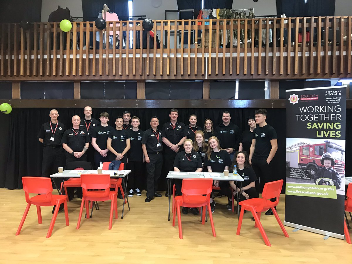 steveRmitch's tweet photo. 107 potential lifesavers signed up at @PeeblesHigh with @fireboyle @AnthonyNolan @scotfire_MELSB @gill_geddes today. Excellent response and many thanks to the School Champions and @scotfire_MELSB volunteers https://t.co/YIoTrnDvEd