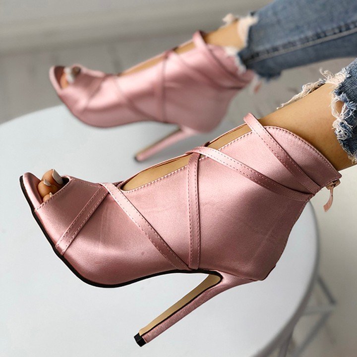 Its officially boot season and we're into it. Price: US$51.99 Shop: bit.ly/2lplOdm #chicmeofficial #ootd #outfit #style #fashionblogger #shopping #lookoftheday #fashionaddict #newstyle #fashion #design #life