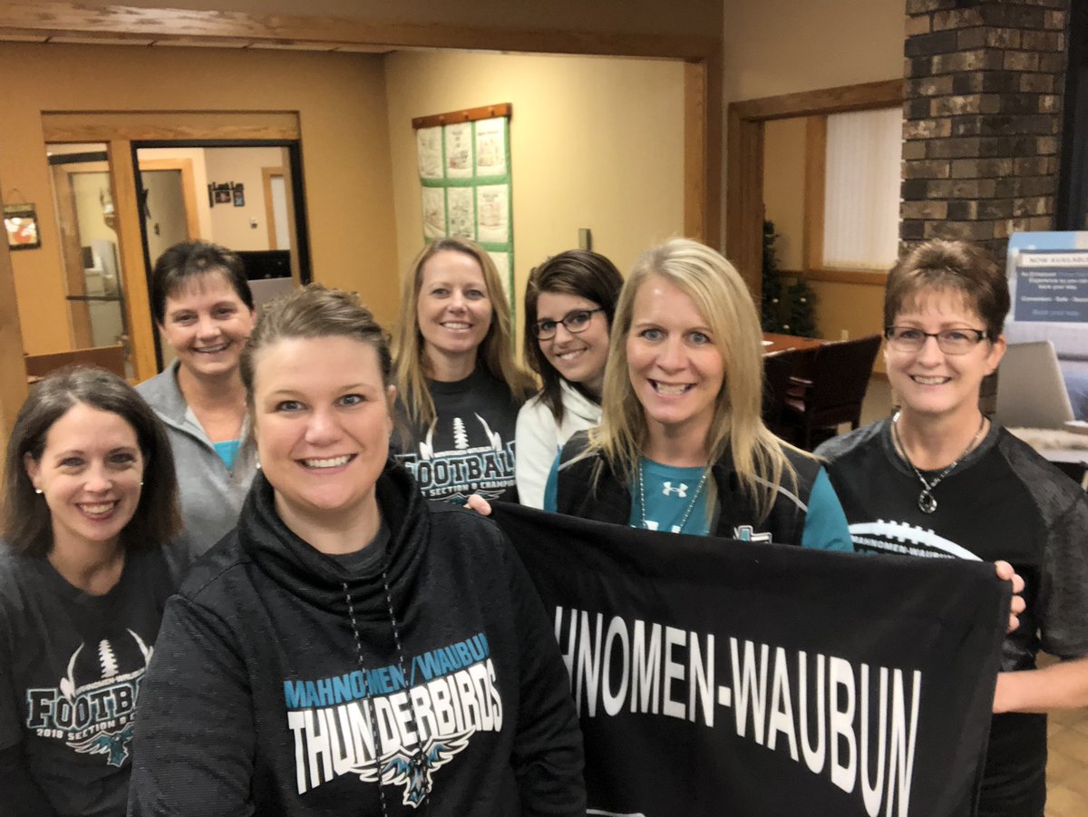 MidwestAllison's tweet photo. Happy Friday from the #Waubun @MidwestBank ladies! Go Thunderbirds! #SchoolSpiritFriday https://t.co/2rgUUNZ0W6
