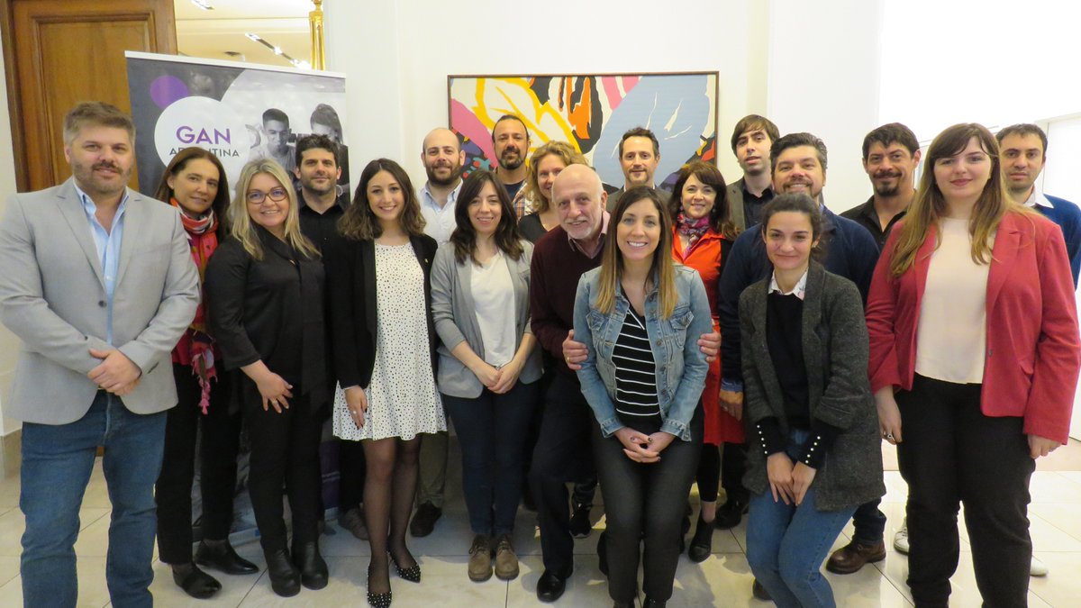 ArgentinaGAN's tweet photo. En agosto, con @ahkargentina organizamos la capacitación Formación para el Formador en Sistema Dual. Hoy celebramos junto a sus protagonistas la primera camada de formadores certificados desde @UIAcomunicacion. ¡Felicitaciones! https://t.co/y7cANBAatH #GANArgentinaFW #SkillingNow https://t.co/T5CdDE78yo