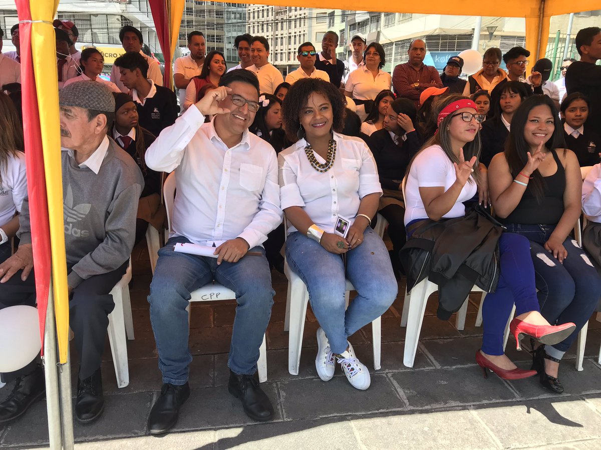 FrankSamaniegoM's tweet photo. Algunas personas sordas utilizan la lengua oral y otras utilizan la lengua de señas, garantizar la inclusión es un trabajo de todos y de todas @BancadaRC @CompromisoRC @concejales_RC5 https://t.co/wBiob5OMiN