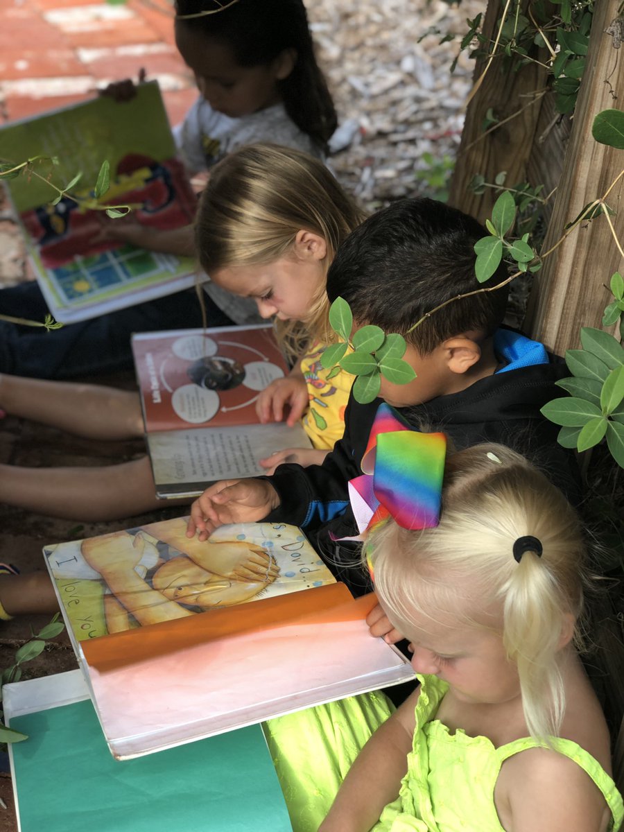HopeRennels's tweet photo. We had such nice weather yesterday morning that we decided to enjoy our reading garden! Our school’s custodians take such good care of it, it always looks beautiful! #cpsreds #nes123 #Rennelsprektribe https://t.co/3Ycqng0iw6