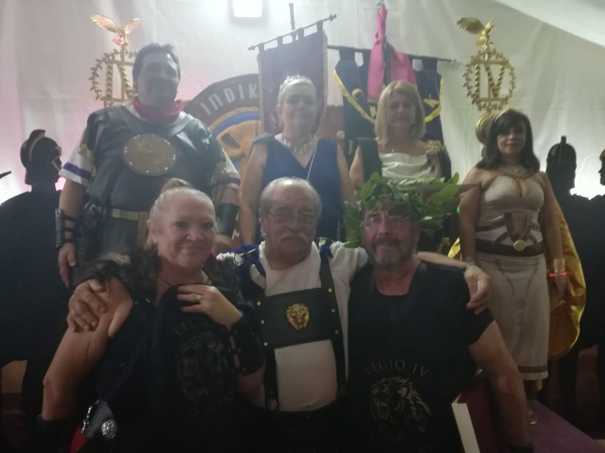 Indiketes_CYR's tweet photo. Durante el acto de las Quintinalias en honor a Quinto Trebelio, la legión condecoró a algunos festeros por su participación y su colaboración #CyR2019 #Cartagena #Indiketes #LegioIV #QuintoTrebelio #EspirituGuerrero https://t.co/FW1H0d22tS