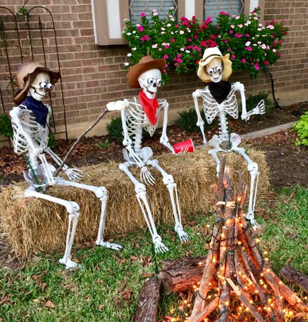 Aschoonerinn's tweet photo. An Innkeeper get together ...
“Almost over guys.....just a few more weeks “ ..I said “, adding with a laugh,
“I suppose we ll make it to the end of the Tourism season still in one piece “
#FridayFeeling
#StillMakingHay
#OhTheFun
#ExploreNL https://t.co/J8xzuYbcCa
