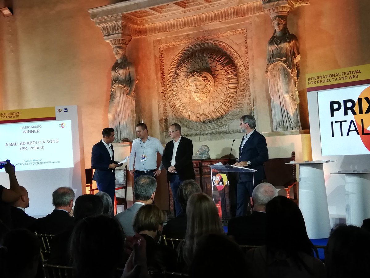 Comunica_Media's tweet photo. Categoria #Radio #Music
🏆Il premio va a..."a #ballad about a #song", PR, #Poland
🎙️Il prodotto racconta una #storia dietro ad una #canzone, narrando la storia di un #Paese. Lo fa sfruttando i moderni mezzi #tecnologici, avendo così un grande impatto https://t.co/ZgTsERlumr