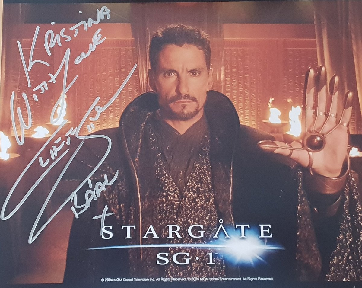 PuddingtownDuck's tweet photo. Today my order from @fcdevents reached me.
Autographs for my daughter & me...
Sooo happy!!!!πππ
Thanks to fcd events (David).
A fan can never have enough autographs! πβ€
#CalMah2 #Stargate
#SystemLords #Baal #Hathor
#CliffSimon #SuanneBraun
#Autographs https://t.co/zQUc3u9lgc