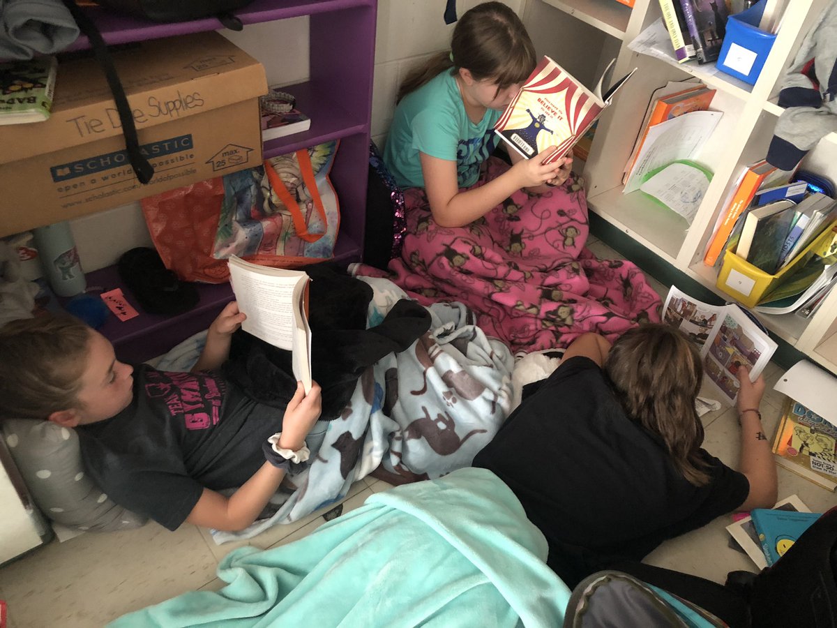 MrsSteinberg4's tweet photo. The amazing readers of 5St, who selected a Reading Layabout as their first earned reward. 💜📚💜 @ExeterLSS https://t.co/zSK9W49rzH