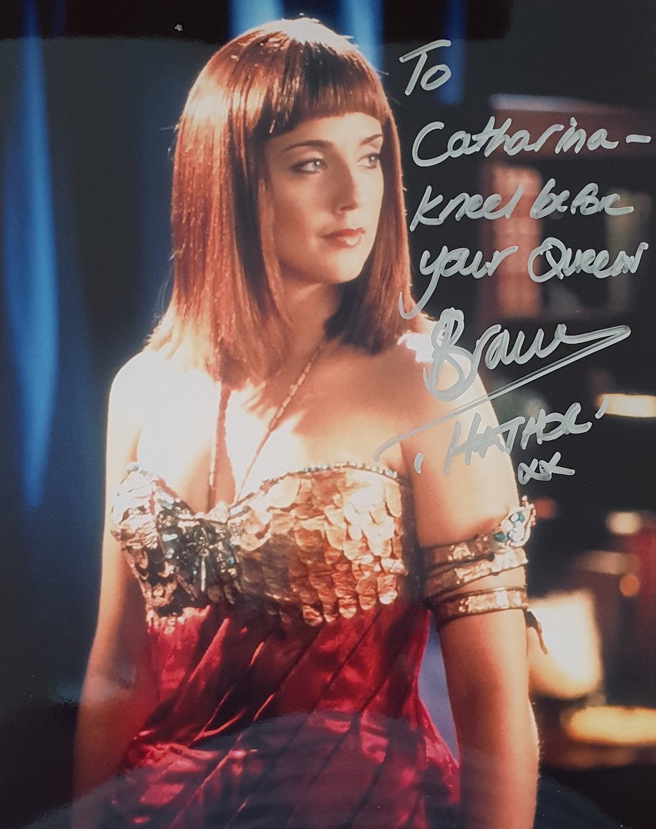 PuddingtownDuck's tweet photo. Today my order from @fcdevents reached me.
Autographs for my daughter & me...
Sooo happy!!!!πππ
Thanks to fcd events (David).
A fan can never have enough autographs! πβ€
#CalMah2 #Stargate
#SystemLords #Baal #Hathor
#CliffSimon #SuanneBraun
#Autographs https://t.co/zQUc3u9lgc