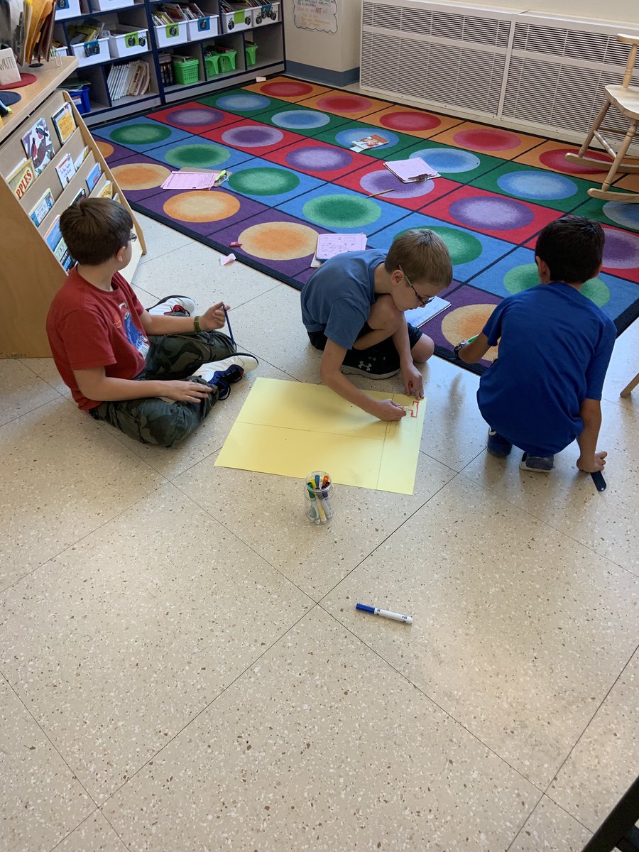 mrslancey's tweet photo. These fabulous fourth graders are working hard on their Southwest region posters. They are collaborating and getting ready to show what they learned!#PLrocks #welove2learn @ERSchoolnh @RochNHSchool https://t.co/E1pGav3pvN
