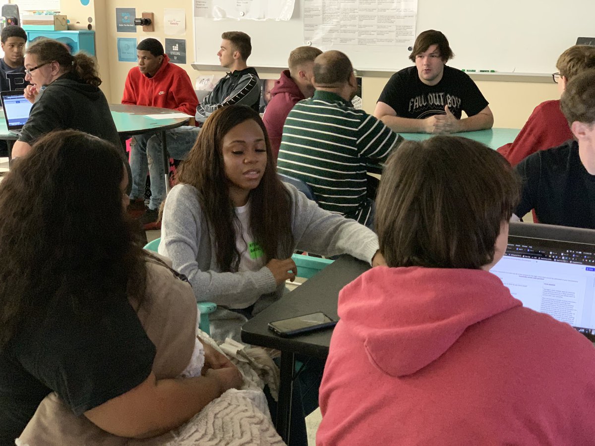 STEMcapstone's tweet photo. STEM Capstone alumni come back to mentor current STEM seniors in their Capstone process! @NIHFHS https://t.co/6ogu3PChOW