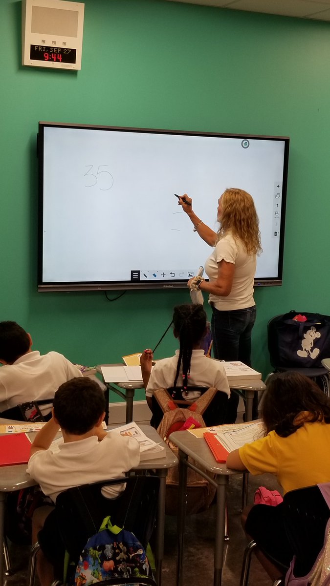 PFCExplorers's tweet image. Teacher led learning time to reinforce the lesson before releasing the students to work on their own. #gradualreleasemodel #learninggains @Academica
