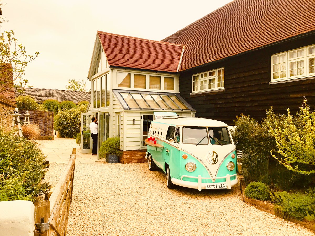 We love weddings <a href="/GateStreetBarn/">Gate Street Barn</a> amazing venue for a #countrywedding