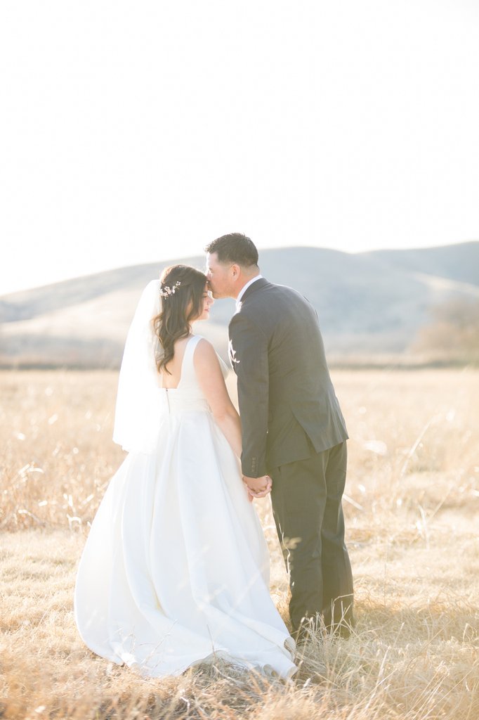 KristaLeePhoto's tweet photo. When you are in love, one little kiss 💋 can brighten your entire day! Isn't this couple beautiful 💕?

Let's chat to begin planning your #wedding photography 📷: https://t.co/50QAgLd0vW

#justmarried #outdoorweddings #newlyweds #kristaleephotography #wedding https://t.co/U9axtWZAjm