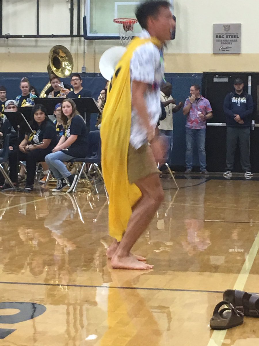Canby_Principal's tweet photo. #CanbyProud #RISE #GoCougars #CHSDance https://t.co/125G9MsxBB