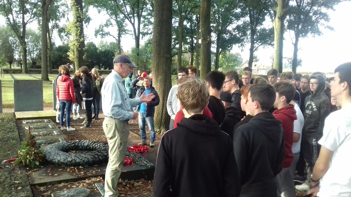 HistoryDGSB's tweet photo. Langemark German cemetery. https://t.co/dHLl6Rgtdl