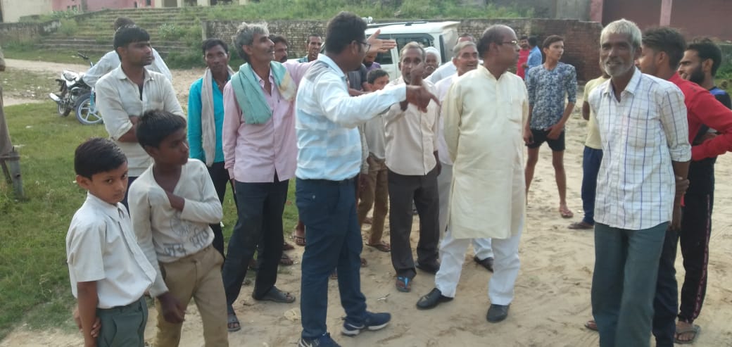 devendrLodhiBJP's tweet photo. आज दिनांक 27/09/2019 को माननीय मुख्यमंत्री उत्तर प्रदेश सरकार के द्वारा मुख्यमंत्री पर्यटन संवर्धन योजना के अंतर्गत एक पर्यटन केन्द्र को विकसित किया जाना है औरंगाबाद ताहरपुर में  श्री सिद्ध बाबा  मंदिर का पर्यटन योजना के अंतर्गत निरीक्षण करते हुए जल्द होगा जीर्णोद्धार https://t.co/syoeVeZ6m9
