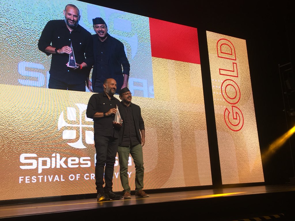 CampaignAsia's tweet image. &apos;L05T&apos; wins Gold in Film at #SpikesAsia for @DDBNewZealand