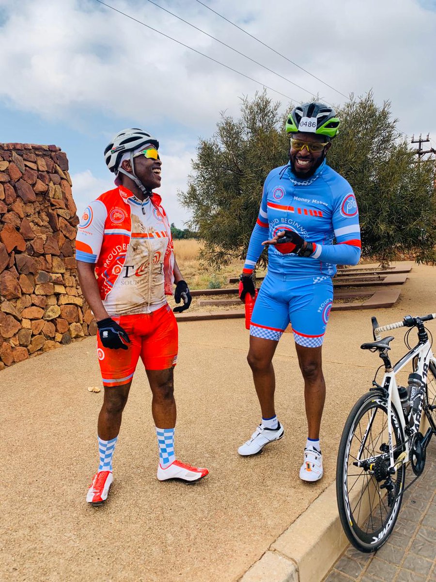 ProudBeginners's tweet photo. Sometimes it takes a good fall to really know where you stand... Best of a friend to help u get up ๐๐ฝ
... #FriendshipFall #WeekendRiding ๐ฒ...
#HandleOurStories #RoadBike #Cyclingshot #cyclingaddict #Lifebehindbars #cyclinglife #instacycling #Instaphoto @NCAF_SA @BiogenSA #Ahaa https://t.co/rC2t5jCB2D